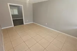 10806 Safeguard St, Houston, TX 77047 - Photo 2