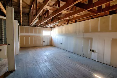 702 Upton Avenue, Schulenburg, TX 78956 - Photo 14