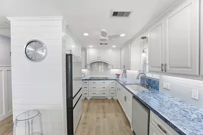 208 Coconut Street, Tiki Island, TX 77554 - Photo 10