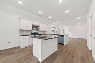 1410 Cecilia Vines Dr, Conroe, TX 77301 - Photo 20