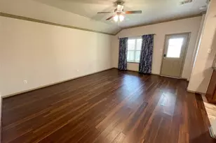 3419 Hollow Mist Dr, Texas City, TX 77591 - Photo 4