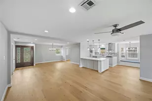 10306 Metronome Dr, Houston, TX 77043 - Photo 2