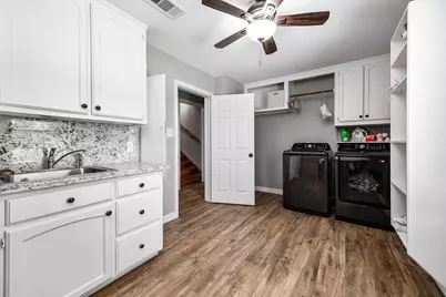 16610 Meadow Lane, Danbury, TX 77534 - Photo 22