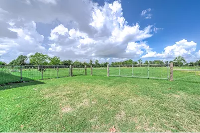16610 Meadow Lane, Danbury, TX 77534 - Photo 38