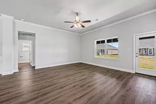 14 Keystone Ct, Angleton, TX 77515 - Photo 4