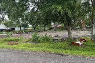 8100 S Kilarney Dr, Beaumont, TX 77705 - Photo 1