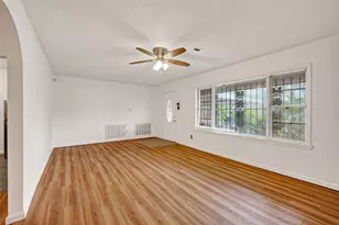 7426 Miley St, Houston, TX 77028 - Photo 4