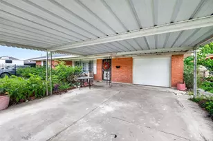 7426 Miley St, Houston, TX 77028 - Photo 2