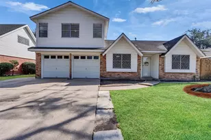 2305 Peach Ln, Pasadena, TX 77502 - Photo 2