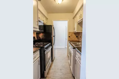 2801 Carrolton #3, Houston, TX 77023 - Photo 2