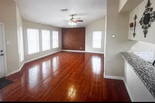 8210 Twin Tree Ln, Houston, TX 77071 - Photo 4