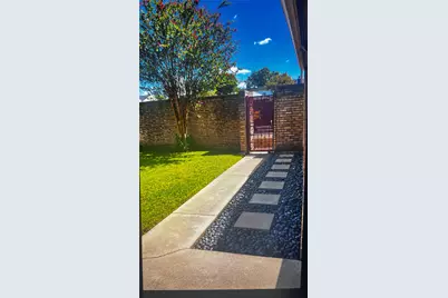 8210 Twin Tree Lane, Houston, TX 77071 - Photo 22