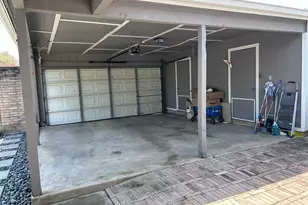 8210 Twin Tree Ln, Houston, TX 77071 - Photo 28