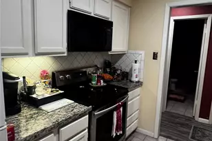 8210 Twin Tree Ln, Houston, TX 77071 - Photo 6