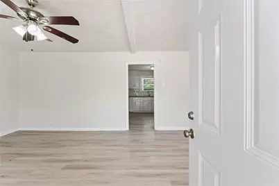 7725 St Lo Road, Houston, TX 77033 - Photo 4