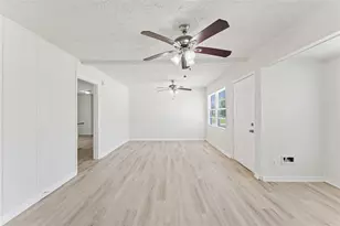 7725 St Lo Rd, Houston, TX 77033 - Photo 10