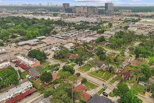 10011 Westview Dr, Houston, TX 77055 - Photo 18