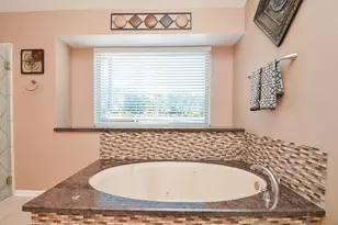 811 W Green Belt Dr, Sugar Land, TX 77498 - Photo 18