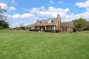 1810 Darby Ln, Fresno, TX 77545 - Photo 2