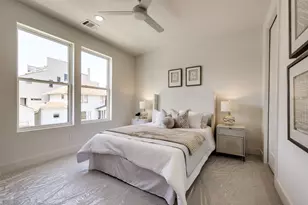 2011 Hopkins St, Houston, TX 77006 - Photo 32