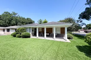 5948 Monroe St, Groves, TX 77619 - Photo 2