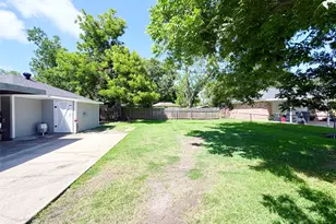 5948 Monroe St, Groves, TX 77619 - Photo 16