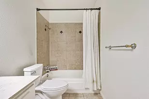 5215 Arboles Dr, Houston, TX 77035 - Photo 22