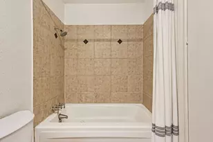 5215 Arboles Dr, Houston, TX 77035 - Photo 26