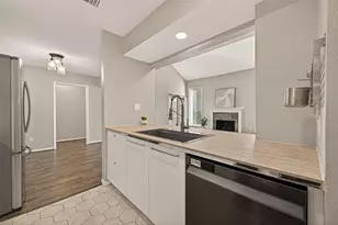 8100 Cambridge St, Houston, TX 77054 - Photo 10