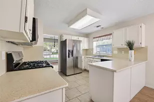 4004 S Dogwood Dr, Pearland, TX 77584 - Photo 12