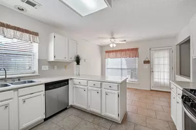 4004 S Dogwood Drive, Pearland, TX 77584 - Photo 10