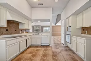 11415 Chariot Dr, Stafford, TX 77477 - Photo 12