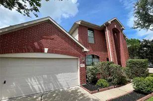 16211 Quiet Canyon Ct, Friendswood, TX 77546 - Photo 2