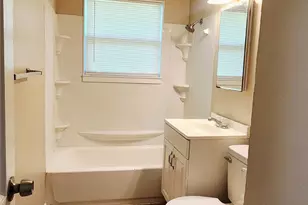 222 Winding Way St, Lake Jackson, TX 77566 - Photo 8