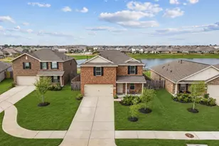 512 Maple Bnd Ln, La Marque, TX 77568 - Photo 1