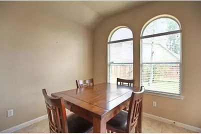 10 Tillamook Court, The Woodlands, TX 77389 - Photo 6