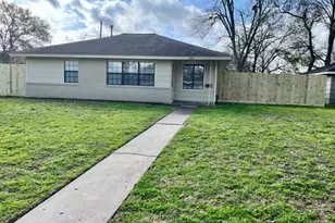 7403 Janak Dr, Houston, TX 77055 - Photo 2
