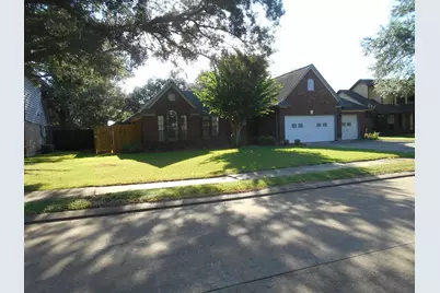 53 S Calla Lily Court, Lake Jackson, TX 77566 - Photo 2