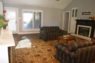 53 S Calla Lily Ct, Lake Jackson, TX 77566 - Photo 8