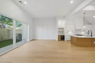 1516 Dorothy St, Houston, TX 77008 - Photo 6