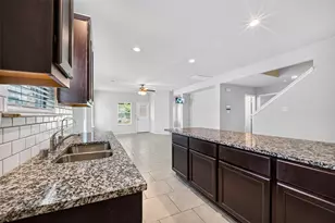8126 Oakleaf Meadow Ct, Rosharon, TX 77583 - Photo 16