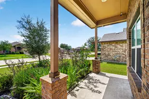 8126 Oakleaf Meadow Ct, Rosharon, TX 77583 - Photo 4