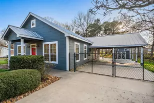 182 Bridgecrossing, Onalaska, TX 77360 - Photo 2
