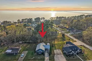 182 Bridgecrossing, Onalaska, TX 77360 - Photo 1