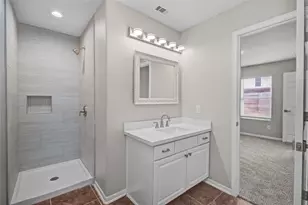 8022 Saffron Ln, Baytown, TX 77521 - Photo 16