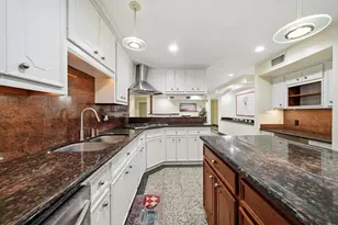 11730 Denise Dr, Houston, TX 77024 - Photo 14