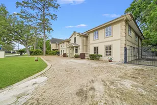 11730 Denise Dr, Houston, TX 77024 - Photo 2