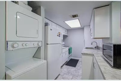 9009 Richmond Avenue #703, Houston, TX 77063 - Photo 10