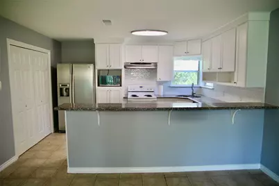 529 E Shore Drive, Clear Lake Shores, TX 77565 - Photo 12