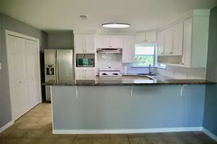 529 E Shore Dr, Clear Lake Shores, TX 77565 - Photo 12